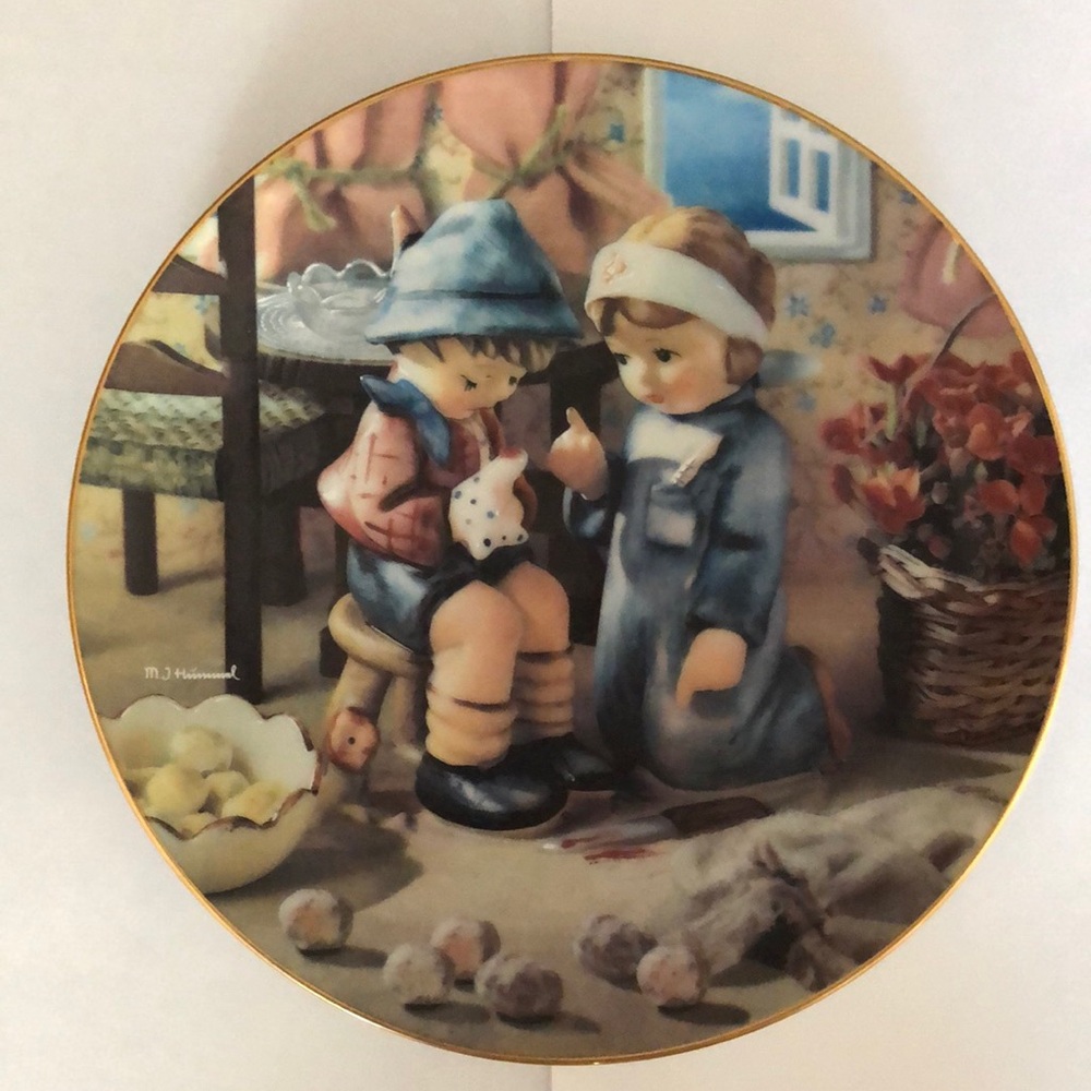 Danbury Mint 1992 Collector's Hummel Plate TENDER LOVING CARE Little Companions